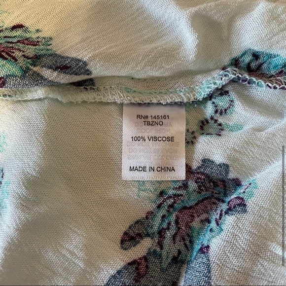 🔴 Charming Charlie Small Sleeveless Blouse - Picture 5 of 7